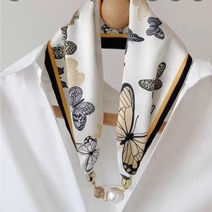 Scarf deco - NWT
